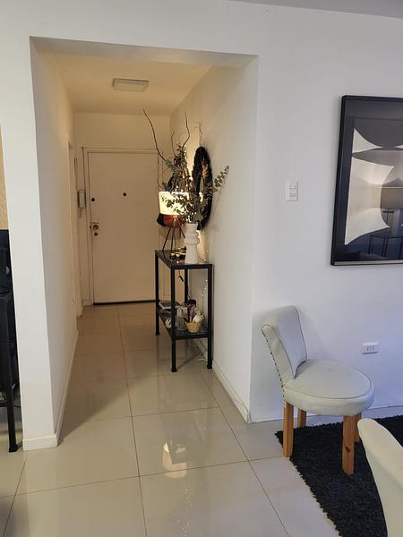 Luminoso Departamento Remodelado a Pasos del Borde Costero en Viña del Mar