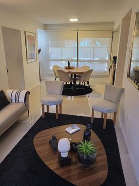 Luminoso Departamento Remodelado a Pasos del Borde Costero en Viña del Mar